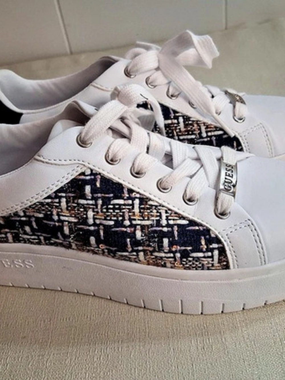 GUESS Women's Geometric Panel Sneakers in White & Black Like New